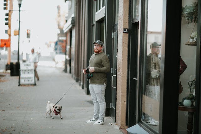 Dating photo with a dog, taken by The Match Artist