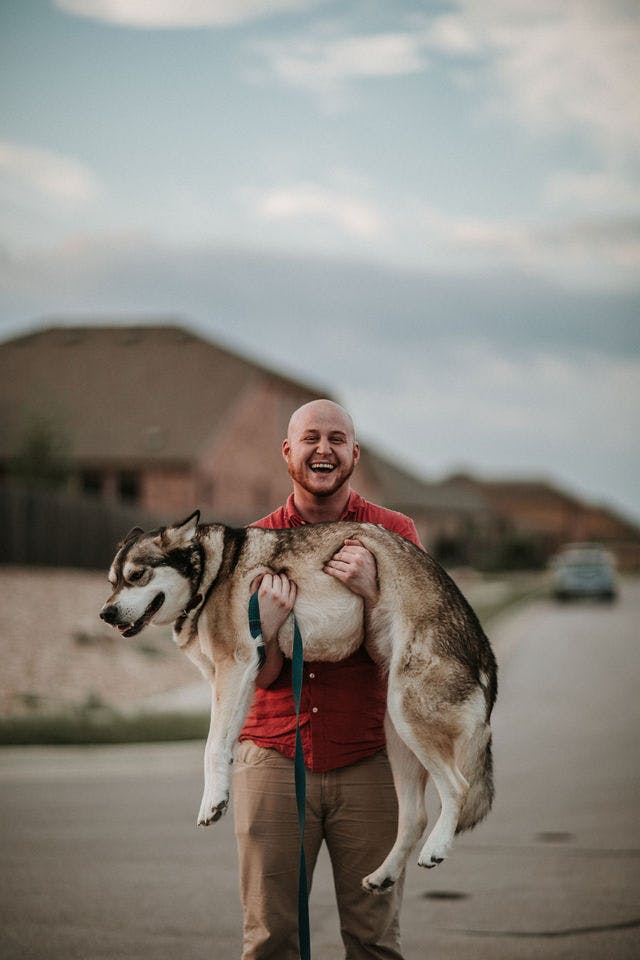 Dating photo with a dog, taken by The Match Artist