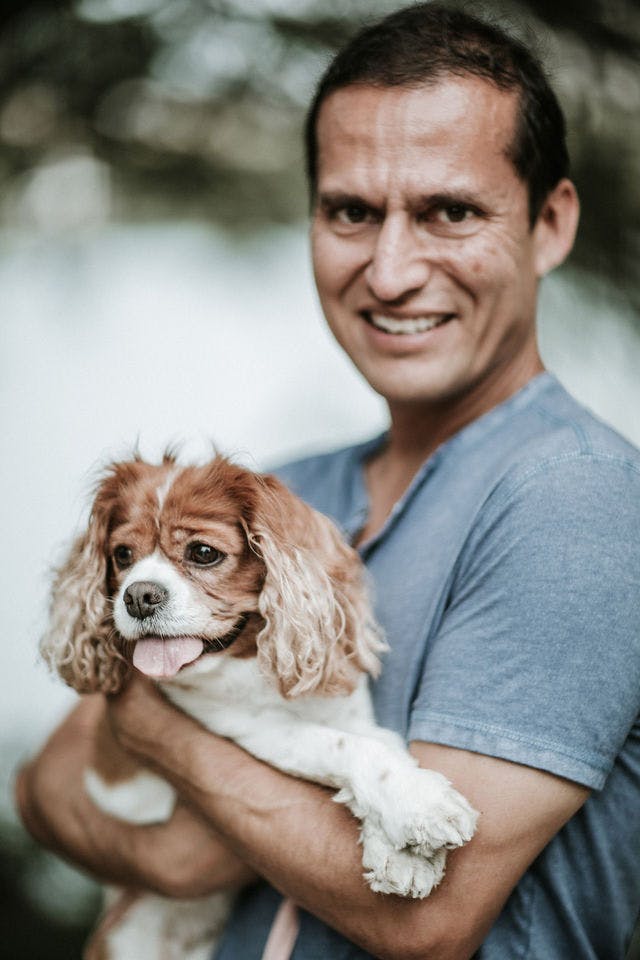 Dating photo with a dog, taken by The Match Artist