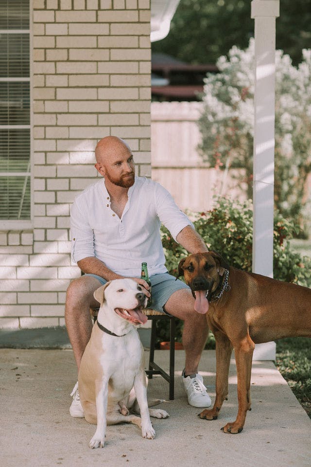 Dating photo with a dog, taken by The Match Artist