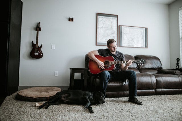 Dating photo with a dog, taken by The Match Artist