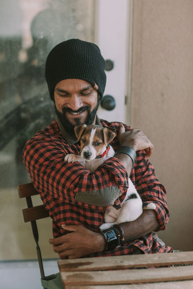 Dating photo with a dog, taken by The Match Artist